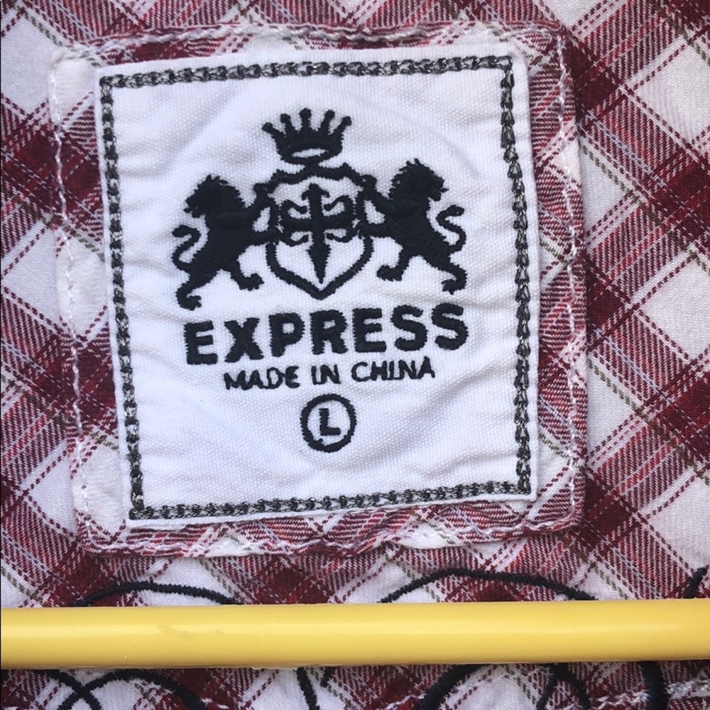 Express button down - Picture 3 of 6